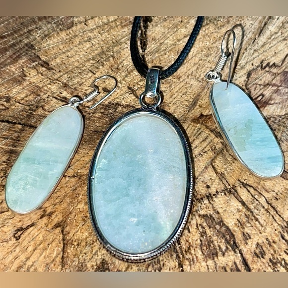 Green Hemimorphite Pendant & Earrings - Picture 2 of 6